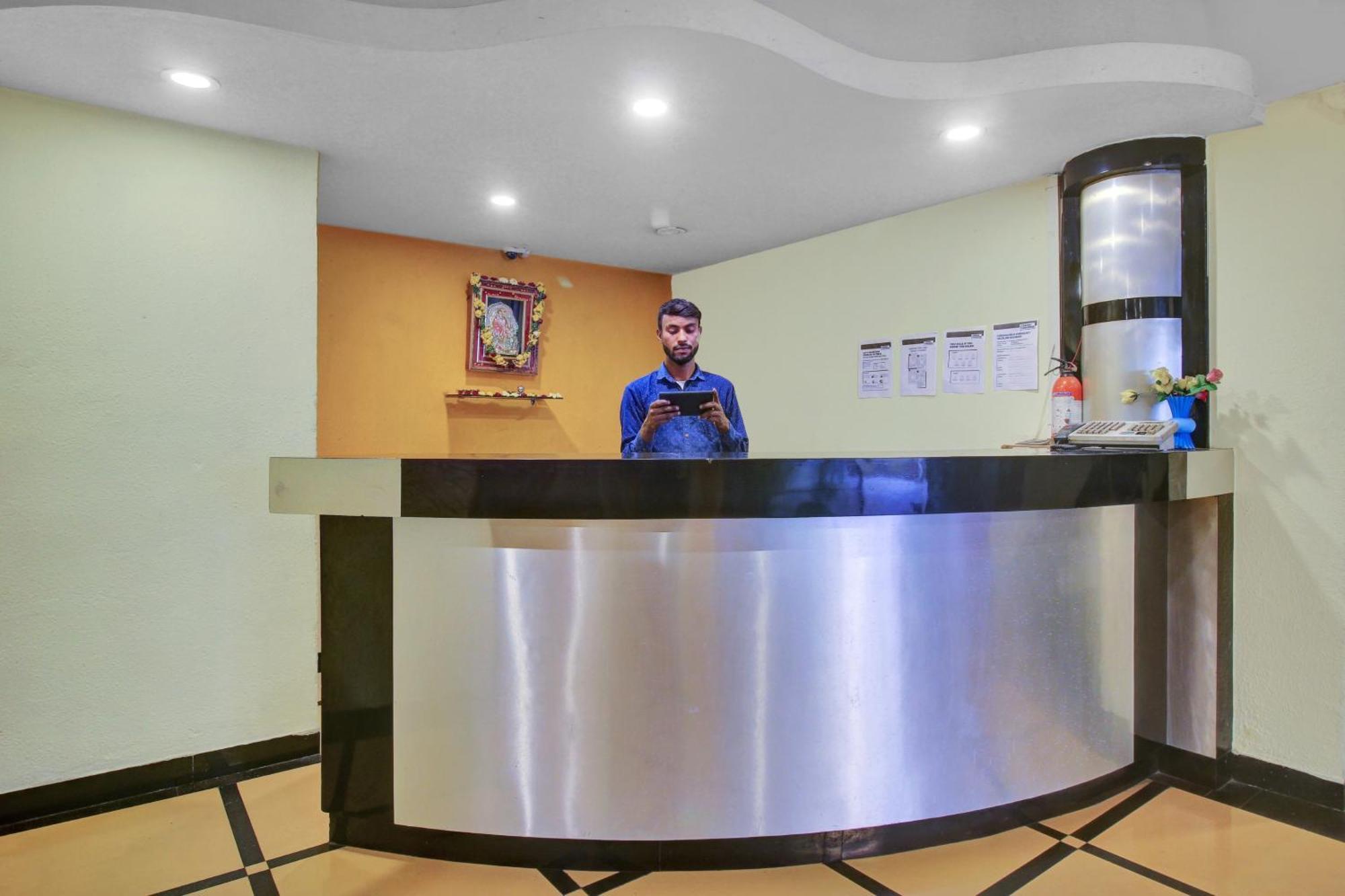 Hotel O Happy Rooms Hyderabad Exterior foto