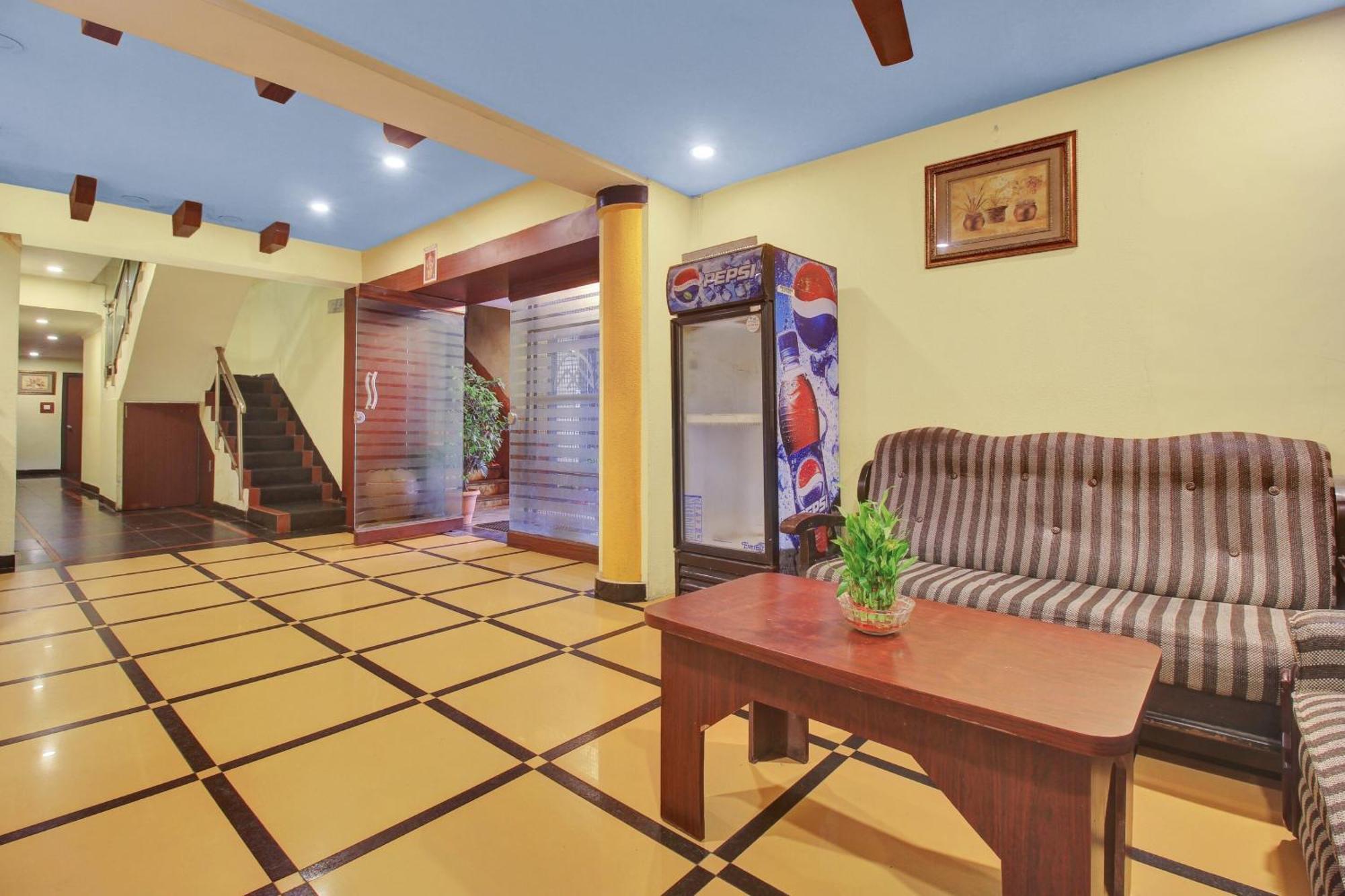 Hotel O Happy Rooms Hyderabad Exterior foto